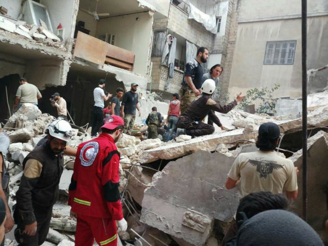 الدفاع المدني يواصل عملية الإنقاذ