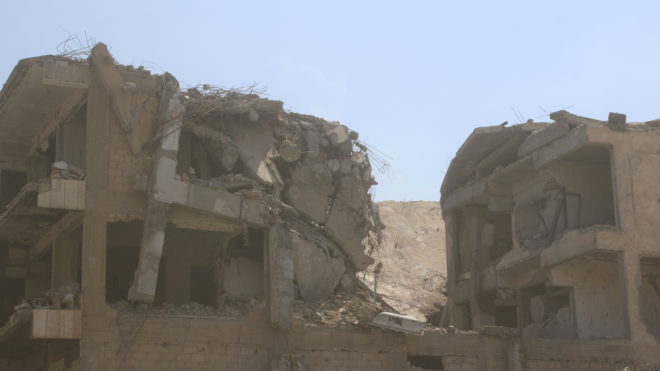 الدمار في مدينة الرقة جراء غارات التحالف الدولي - صدى الشام (1)